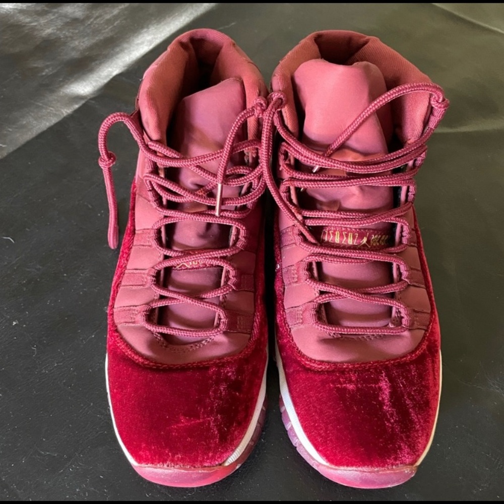 Air Jordan 11 retro GG heiress velvet